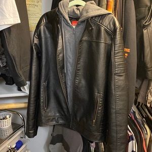 Guess jacket w removable hoodie